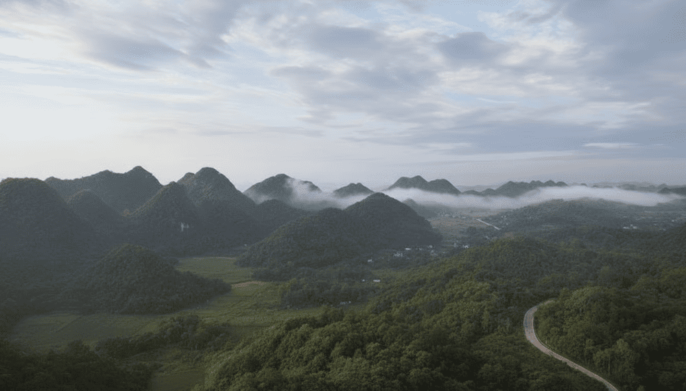 Standing from the top of Silver Cloud, you can see the whole view of Cuc Phuong forest